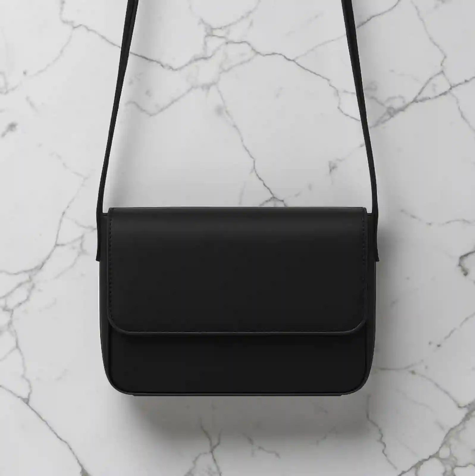 Magnetic Button Strap Women’s Crossbody Bag Stylish Black